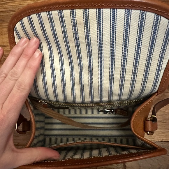Dooney & Bourke crossbody bag - Picture 2 of 5